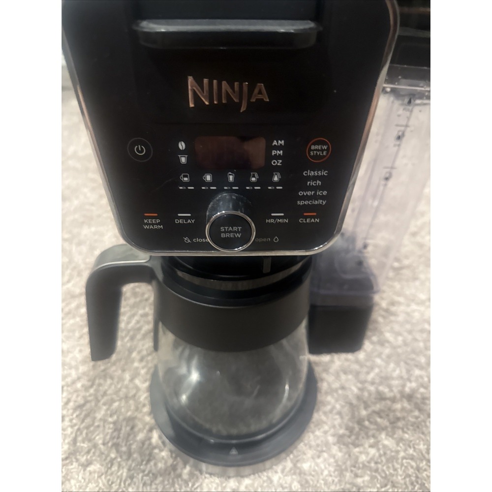 Ninja CFP Series 32 Coffee Maker Machine Complete With Carafe Used 2x